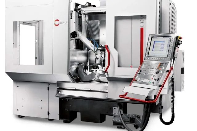 Hermle C 12 U mit Robotersystem